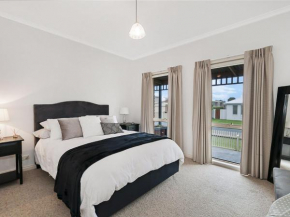 GUILDFORD COTTAGE, Port Fairy